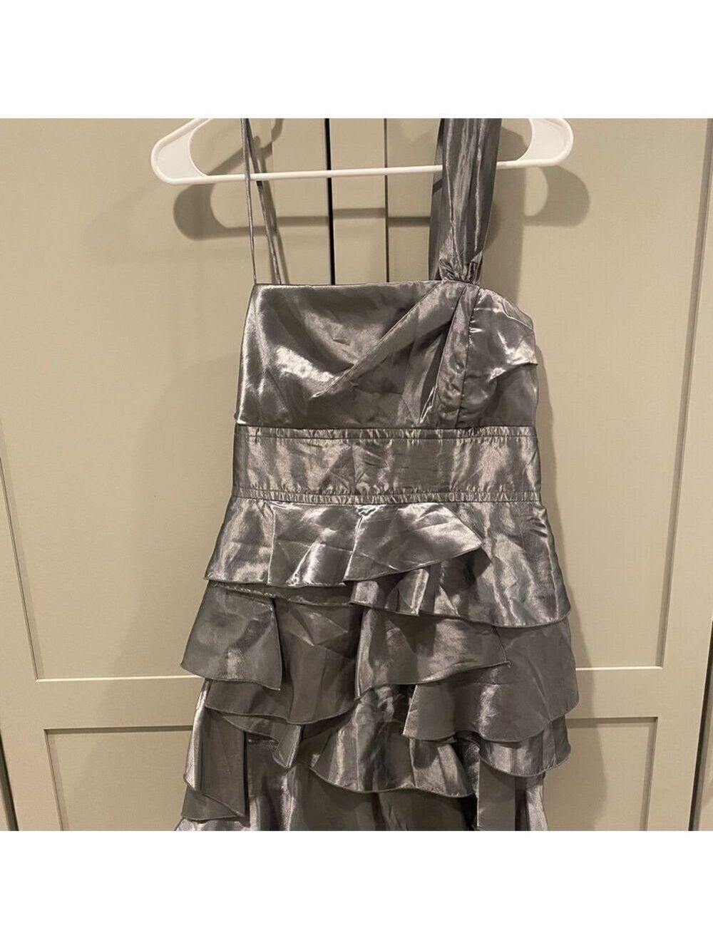 Formal fun dress! One shoulder! Shinny metallic like material!